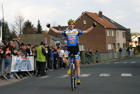 Cata_bikes_ternat_foto_tom_vierendeels__1_