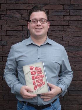 Editiepajot_ingezonden_tom_bosman_met_boek_17112014
